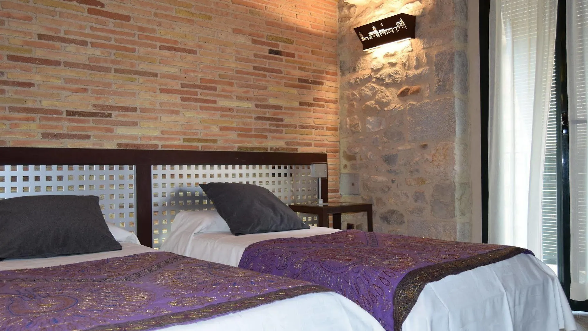 Apartments Historic Girona 4*,